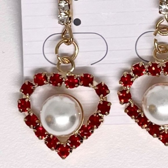 Red Rhinstone Heart Earrings Faux Pearl Center Post Closing Goldtone New 1.5" - Picture 4 of 7